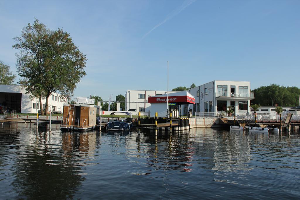 Marina Niederhavel Hotel Brandenburg  Exterior photo